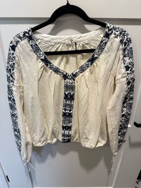 Akemi + Kin Anthropologie Embroidered Boho Peasant Crop Top Women’s S 100% Cott